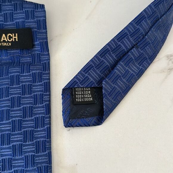 BACHRACH men’s tie EUC - Picture 4 of 4